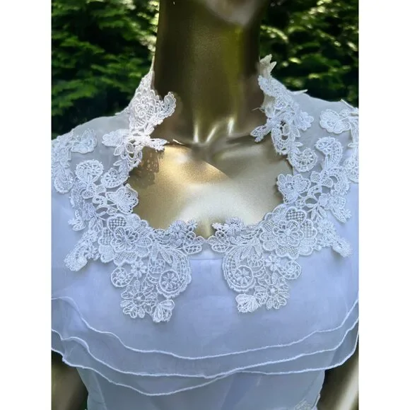 Vintage 1970’s Wedding Gown, size small - Picture 10 of 12